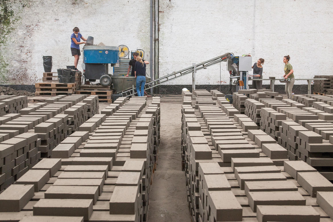 foto's van bakstenen in het BC -gebouw<br>	