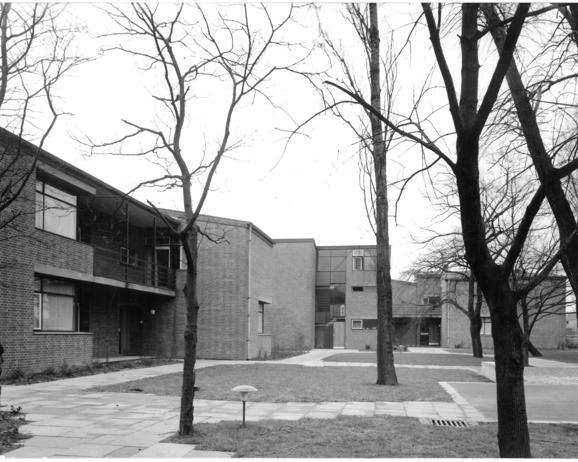 Photo de l'Oberhausener Institut  en noir et blanc